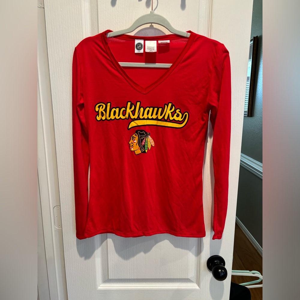 Concept sports super cute Chicago Blackhawks long sleeve ladies T-shirts.‎